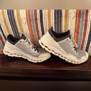 On Cloud Running Dual-Tone Athletic Shoes